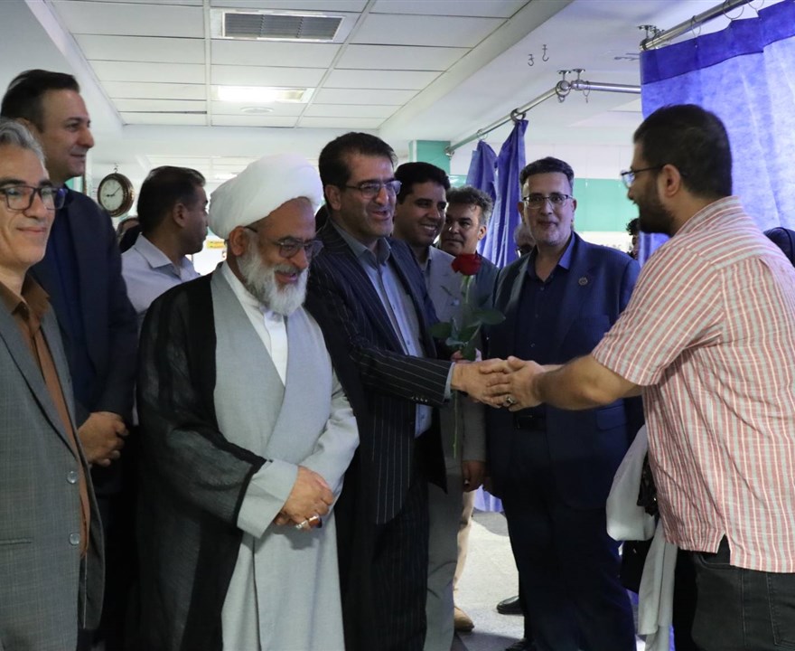 تجلیل از پزشکان بیمارستان ثامن الحجج سیرجان به مناسبت روز پزشک